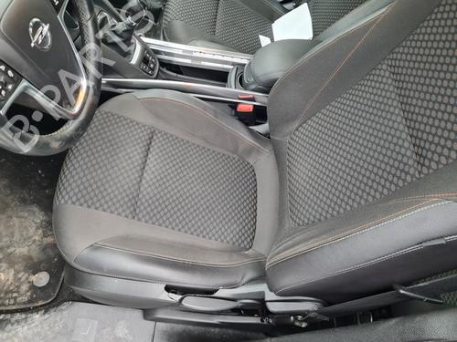 Used Left front seat OPEL ZAFIRA TOURER C (P12) [2011-2025]  21645401