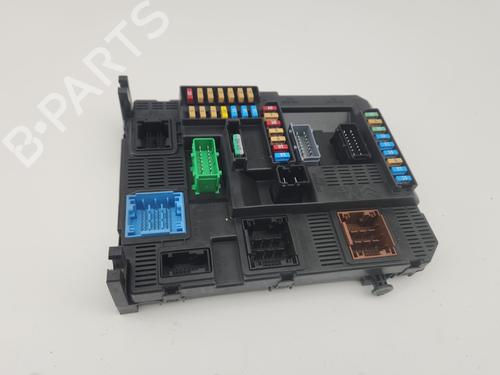 Used Fuse box Fuse box 37643688 37643688
