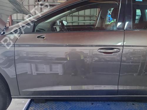Used Left front door Left front door 38592390 38592390