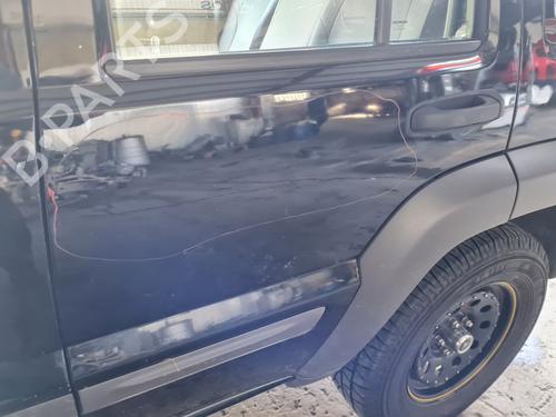 Used Left rear door JEEP CHEROKEE (KJ) 2.5 CRD 4x4 (143 hp) 21657472