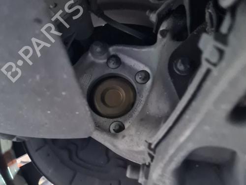 Mozzo posteriore sinistro Mozzo posteriore sinistro MERCEDES-BENZ CLA (C118) CLA 200 (118.387) (163 hp) 33942288 33942288