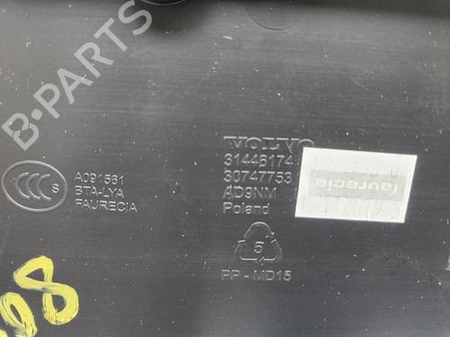 Forra frente esquerda VOLVO XC60 II (246)  | BP32033840C58 