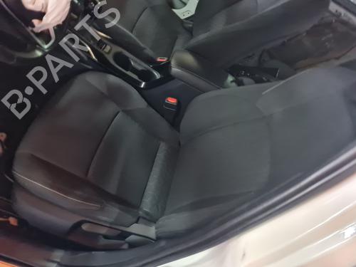 Used Left front seat TOYOTA COROLLA Estate (_E21_) [2019-2026]  32866702