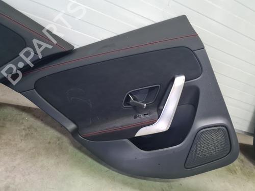 Bageste venstre beklædning Bageste venstre beklædning MERCEDES-BENZ CLA (C118) CLA 200 (118.387) (163 hp) 33942280 33942280