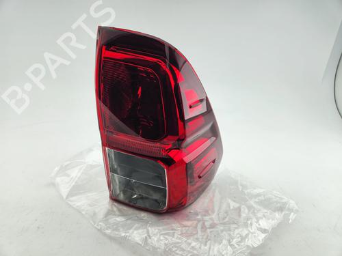 Used Right taillight TOYOTA HILUX VIII Pickup (_N1_) [2015-2025]  31059989
