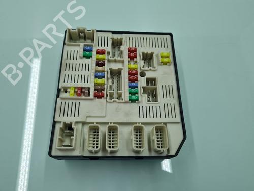 Used Fuse box Fuse box RENAULT MEGANE III Hatchback (BZ0/1_, B3_) [2008-2026] 21636972 21636972