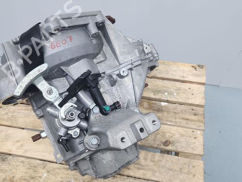 manual-gearbox-seat-ibiza-v-kj1-kjg-uhc-2017-21645568 main image