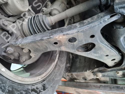 right-front-suspension-arm-toyota-rav-4-ii-_a2_-2000-2001-2002-2003-2004-2005-29942029 main image