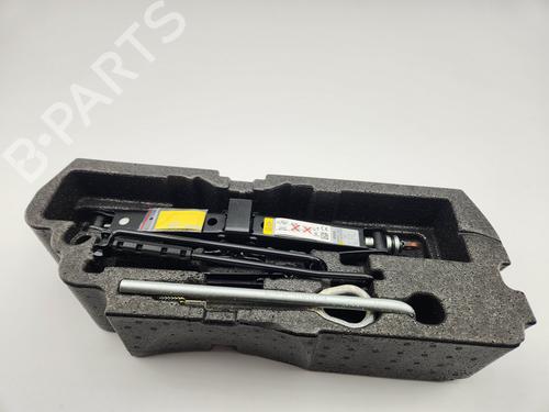 Used Jack Kit MINI MINI COUNTRYMAN (F60) Cooper S (192 hp) 27923998