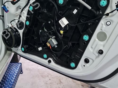 Used Front right window mechanism Front right window mechanism SKODA OCTAVIA IV Combi (NX5, PV5) 2.0 TDi (150 hp) 35723777 35723777