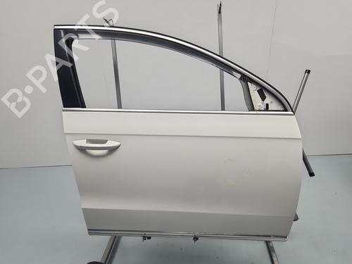 Used Right front door Right front door 37415429 37415429
