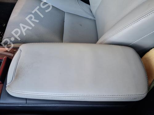 Used Armrest / Center console Armrest / Center console LEXUS IS II (_E2_) 250 (GSE20) (208 hp) 30569718 30569718