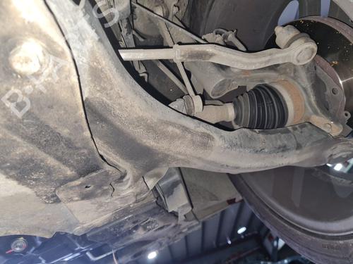 Used Right front suspension arm RENAULT CAPTUR I (J5_, H5_) [2013-2025]  30745935