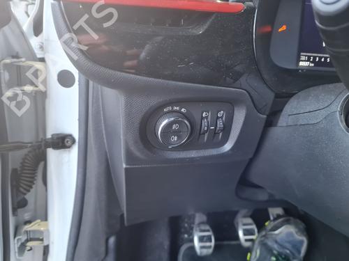 Used Headlight switch OPEL CORSA F (P2JO) [2019-2025]  31132934
