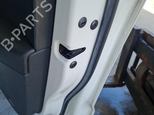 front-right-lock-skoda-karoq-nu7-nd7-2017-24894154 main image
