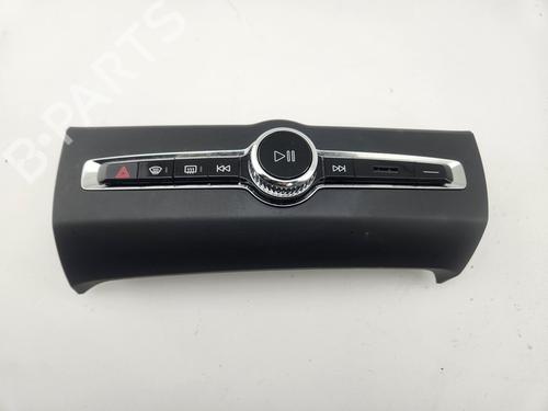 switch-volvo-xc60-ii-246-2017-32033852 main image