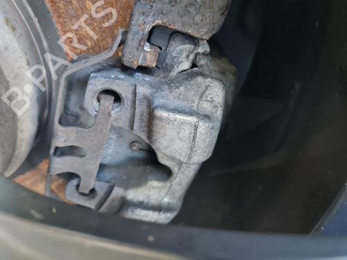 Used Left front brake caliper BMW 3 Touring (F31) 330 d xDrive (258 hp) 23002816