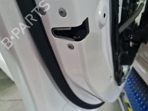 front-left-lock-mercedes-benz-cla-c118-2019-33942273 main image