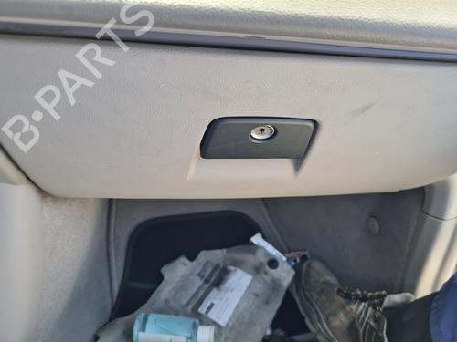 Used Glove box VOLVO V50 (545) 1.8 (125 hp) 21766620