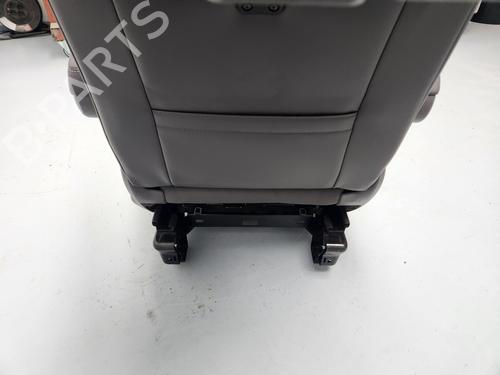 Sæde venstre fortil VW MULTIVAN T7 (STM, STN) 1.4 eHybrid | BP31840984C15 