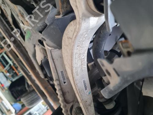 Venstre fortil bærearm JAGUAR F-PACE (X761) 2.0 Ti4 AWD (250 hp) 31062665