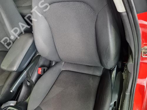 Banco frente esquerdo AUDI A1 (8X1, 8XK) 1.6 TDI (90 hp) 29821172