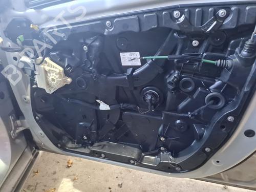 Used Front right window mechanism Front right window mechanism MERCEDES-BENZ C-CLASS T-Model (S205) C 350 e (205.247) (279 hp) 30832813 30832813