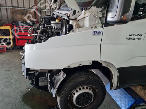 left-front-fenders-iveco-daily-iv-van-2006-2007-2008-2009-2010-2011-2012-39448257 main image