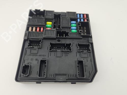 Used Fuse box Fuse box 37720664 37720664