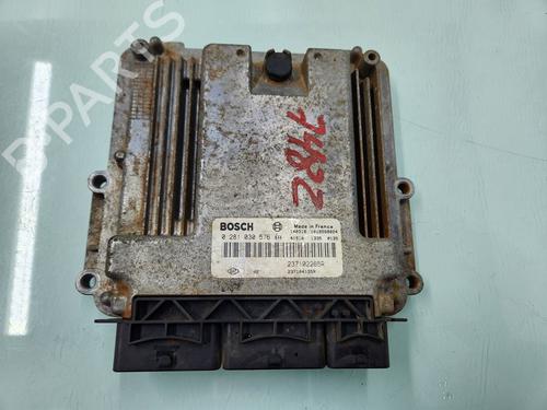 Used Engine control unit (ECU) Engine control unit (ECU) RENAULT MASTER III Van (FV) 2.3 dCi 150 FWD (FV0F, FV03, FV09) (150 hp) 25887980 25887980