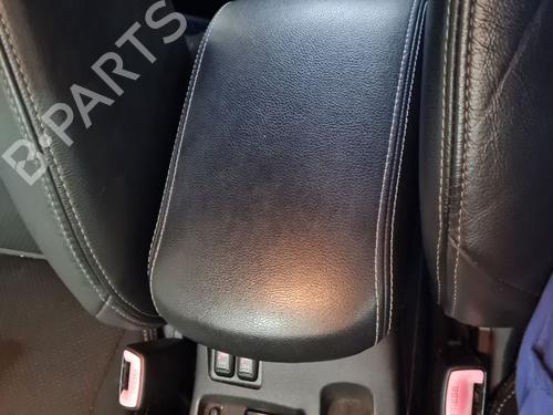 Apoyobrazos central Apoyobrazos central MITSUBISHI LANCER VIII Sportback (CX_A) 2.0 DI-D (CX8A) (140 hp) 33885857 33885857