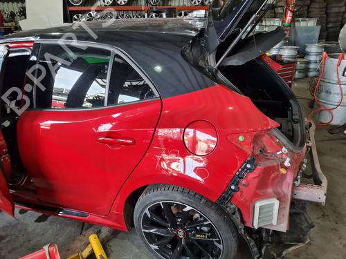 Sidevegg venstre Sidevegg venstre TOYOTA COROLLA Estate (_E21_) 1.8 VVTi Hybrid (ZWE219) (140 hp) 34401400 34401400