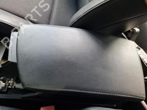 Used Armrest / Center console BMW X3 (E83) xDrive 20 d (177 hp) 28508489