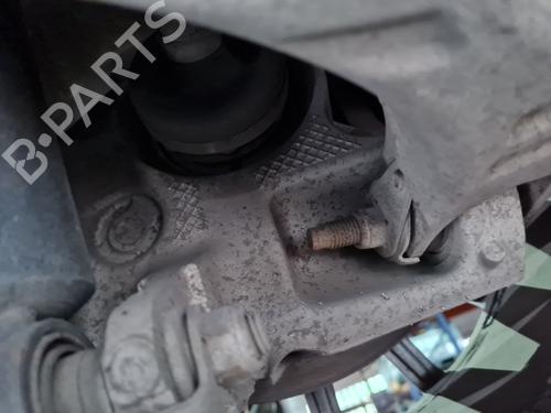 right-rear-steering-knuckle-jaguar-f-pace-x761-2015-31573603 main image
