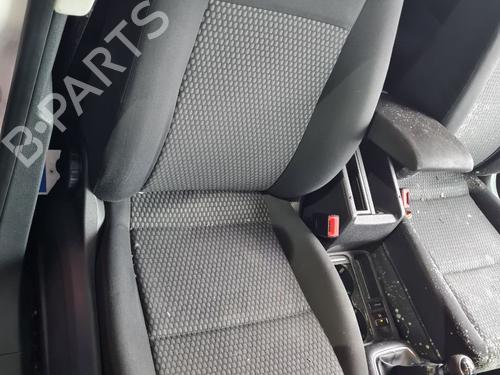 Used Right front seat VW TIGUAN (5N_) [2007-2018]  32368747
