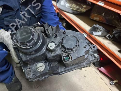 Right headlight KIA SORENTO I (JC)  | BP21660703C29 