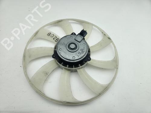 Used Radiator fan Radiator fan TOYOTA COROLLA Saloon (_E21_) 1.8 VVTi Hybrid (ZWE211) (122 hp) 32977649 32977649