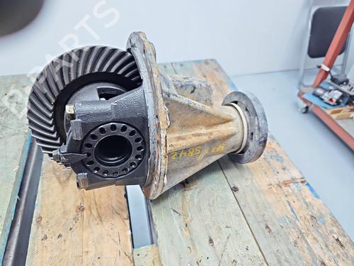 Differenziale posteriore Differenziale posteriore SUZUKI GRAND VITARA I (FT, HT) 2.0 HDI 110 16V 4x4 (SQ420D, TD83V, JA420WD) (109 hp) 39746403 39746403