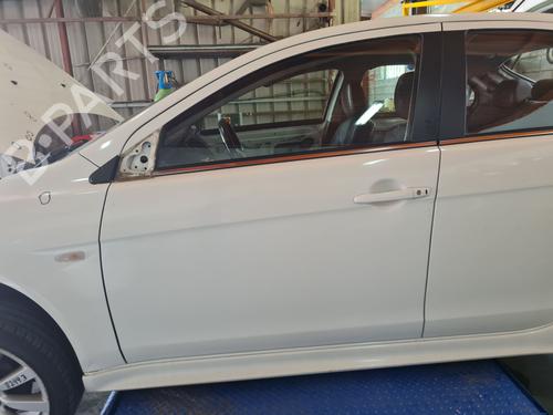 Used Left front door Left front door MITSUBISHI LANCER VIII Sportback (CX_A) 2.0 DI-D (CX8A) (140 hp) 33891201 33891201