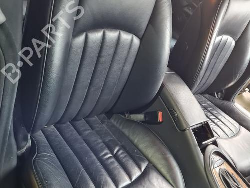Used Right front seat MERCEDES-BENZ CLS (C219) CLS 300 (219.354) (231 hp) 28192320