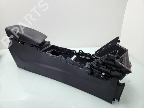 armrest-center-console-renault-megane-iv-hatchback-b9amn_-15-dci-110-b9a3-2015-21645659 main image