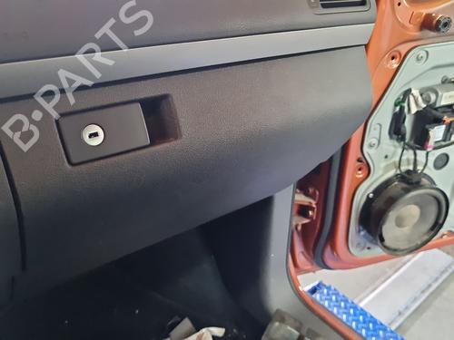 Guantera Guantera VW TOURAN (1T1, 1T2) 1.9 TDI (105 hp) 37403076 37403076