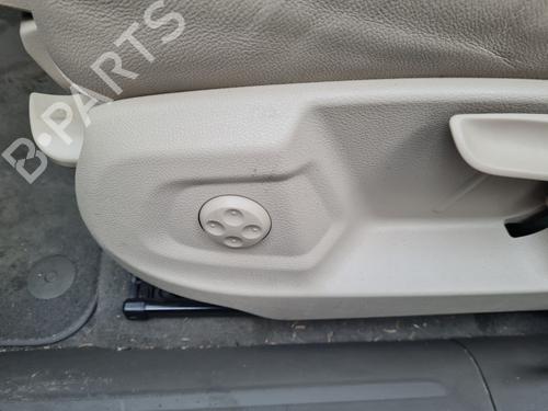 Left front seat AUDI Q5 (8RB) | BP32414233C15