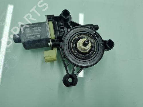 Used Right rear window motor Right rear window motor VW TOURAN (5T1) [2015-2026] 21765482 21765482