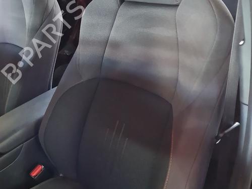 left-front-seat-toyota-c-hr-_x1_-2016-40013774 main image