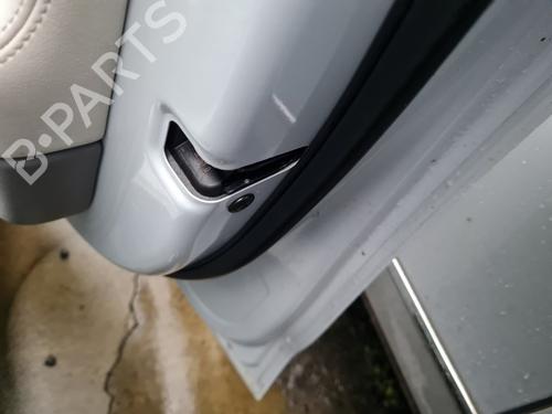 front-right-lock-jaguar-xe-x760-20-d-2015-21644427 main image