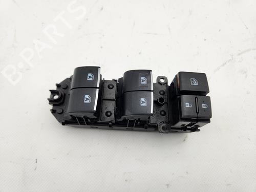 Used Left front window switch Left front window switch TOYOTA C-HR (_X1_) 1.8 Hybrid (ZYX10_, ZYX11_, ZYX10R, ZYX11R) (122 hp) 33852566 33852566