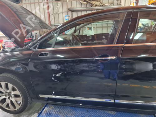 Used Left front door Left front door 33673717 33673717