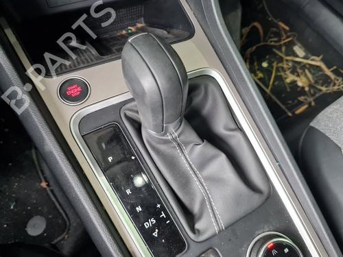 Used Shift knob Shift knob SEAT ATECA (KH7, KHP) 2.0 TDI 4Drive (150 hp) 29722688 29722688