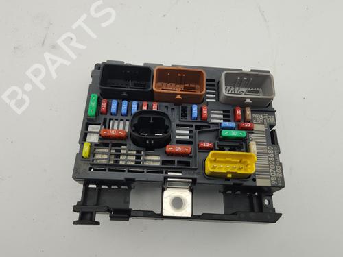 Used Fuse box Fuse box 38647676 38647676